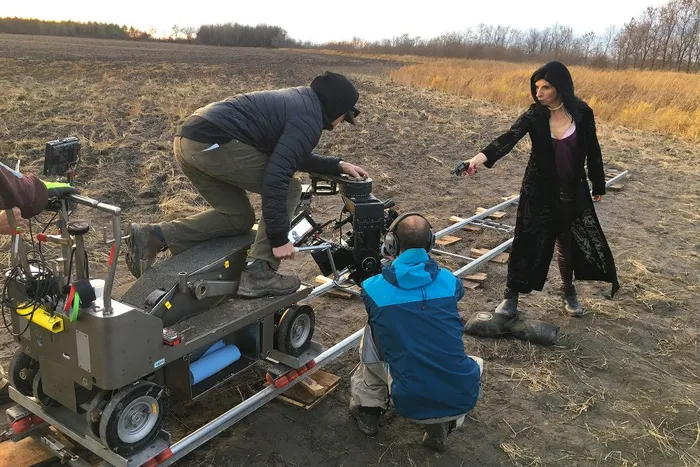 Virtuoso camera operator Marcus James and pro focus puller Pascal Boisvert achieve a great angle on the menacing Kevin Power.