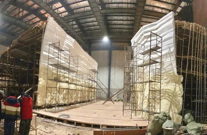 A huge glacier crevasse is built in the Beijing stage.