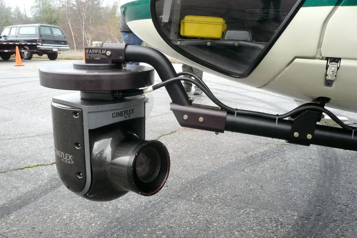 A Cineflex chopper mount allows framing controls and image stabilizing